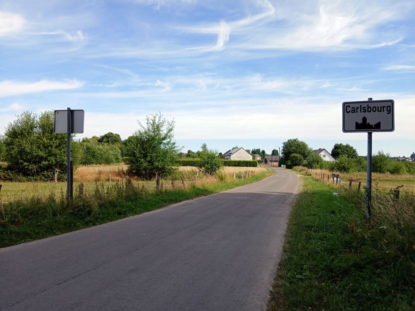 Route à l'entrée de Carlsbourg.