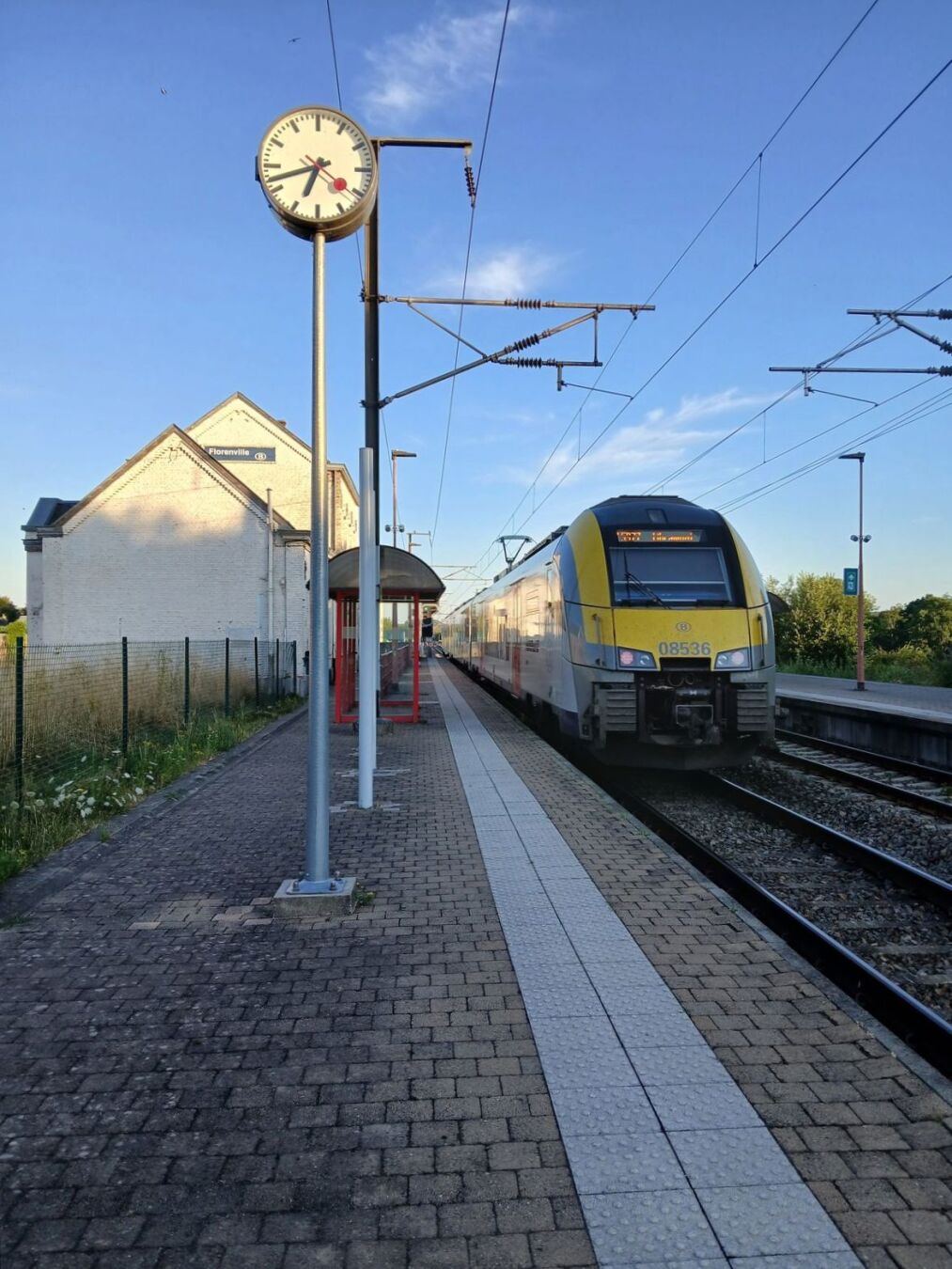 Train quittant la gare