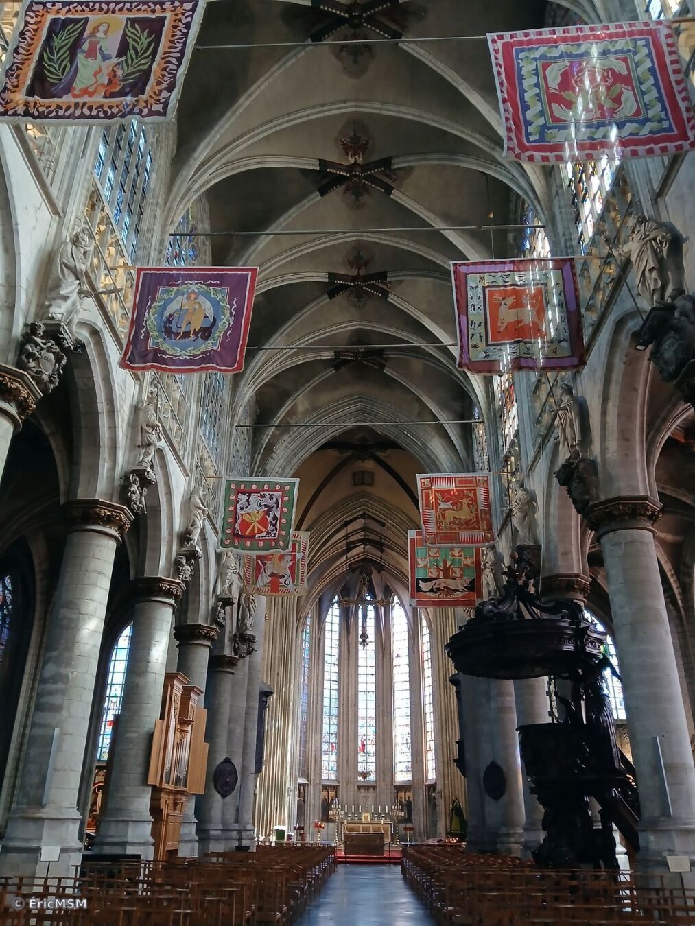 Intérieur de l'église Notre-Dame du Sablon