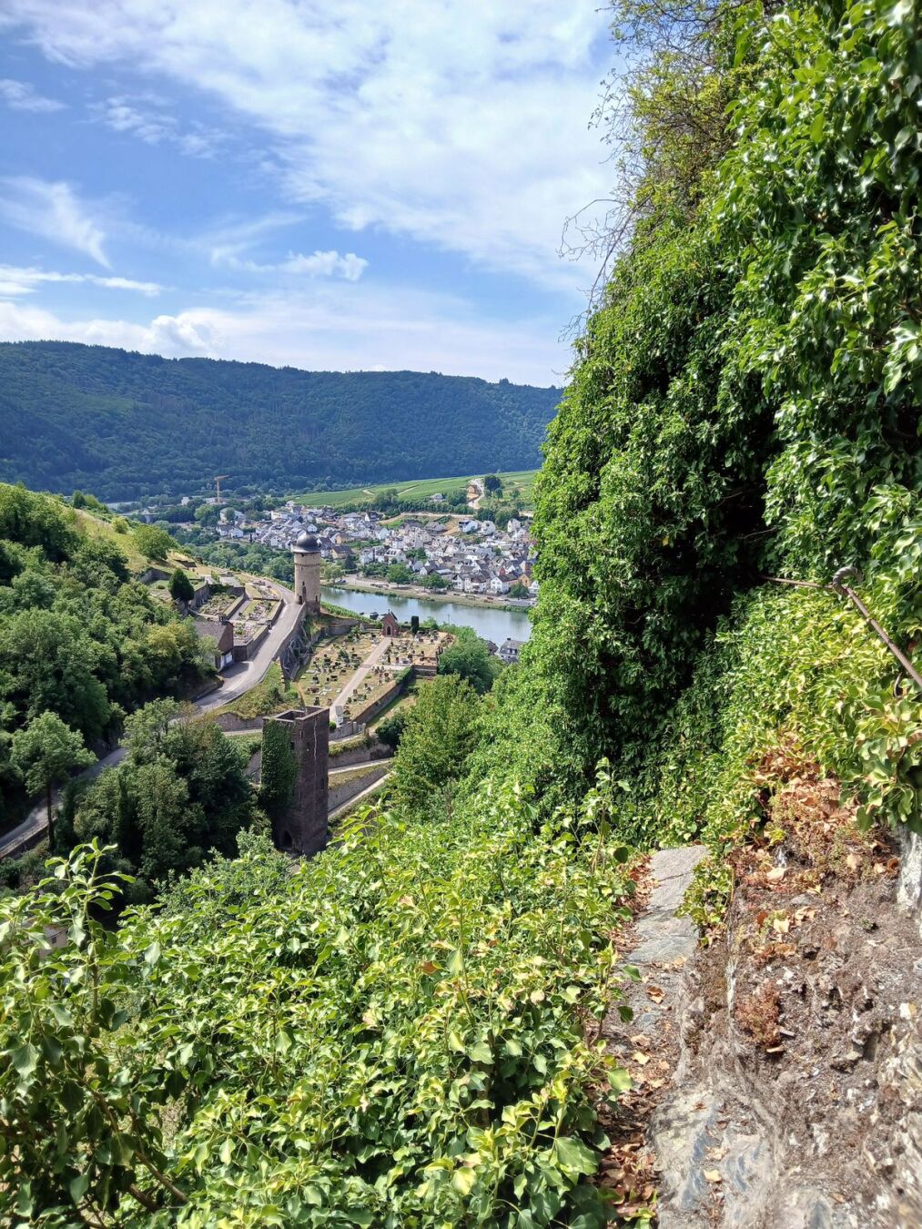 Sentier très étroit