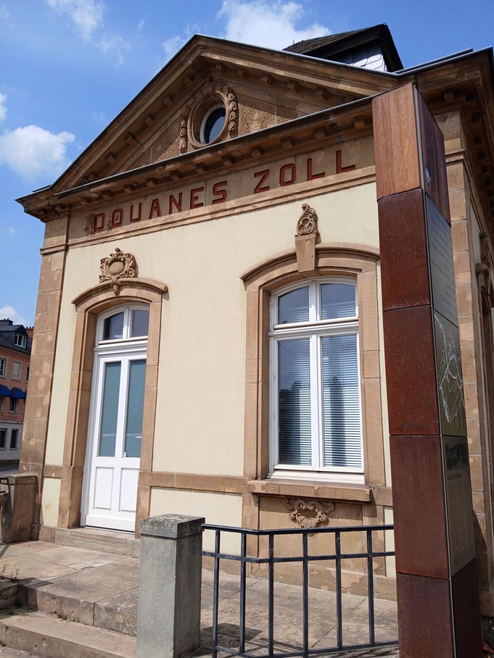 Le pavillon de la douane luxembourgeoise