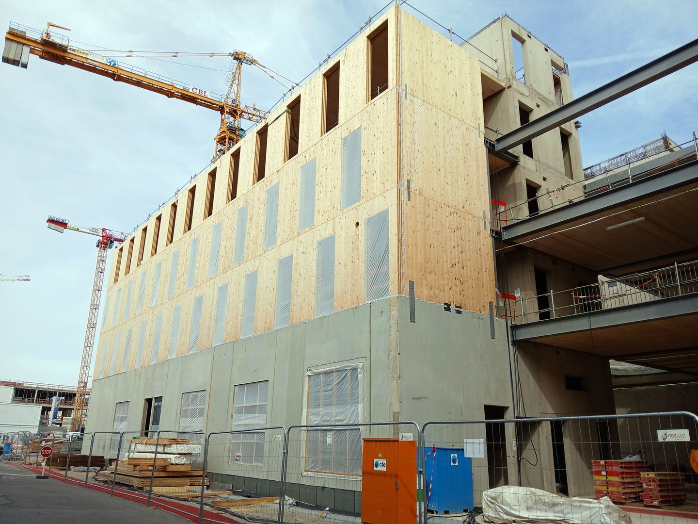 Une vue du nouveau bâtiment admistratif du CRM des CFL en cours de construction