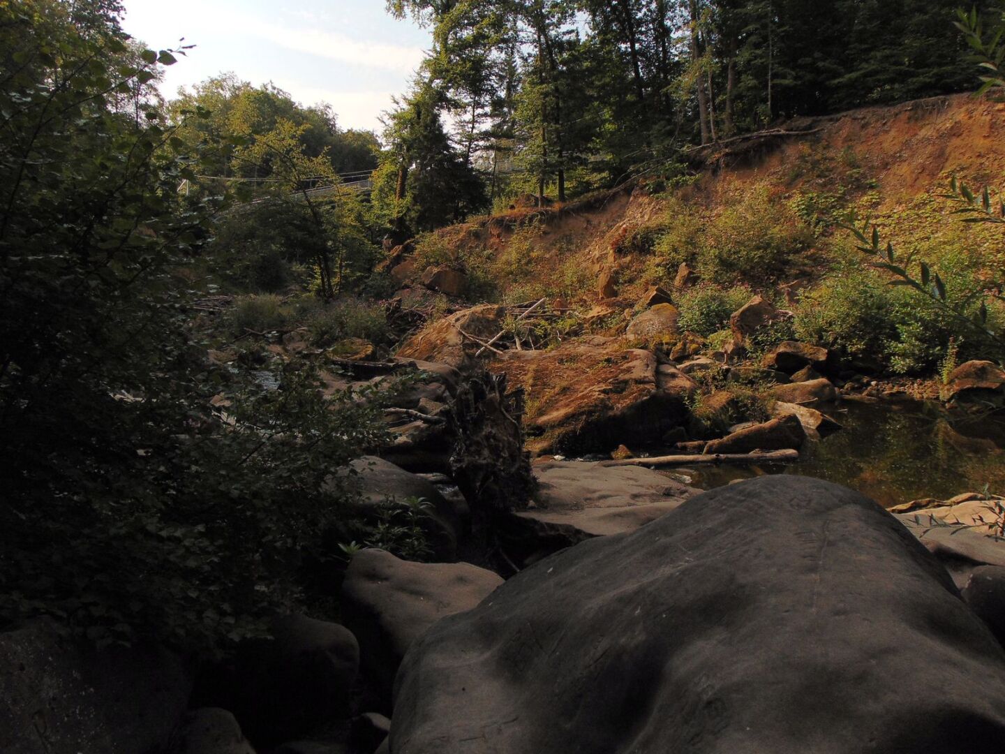 Les cascades de la Prüm depuis le bas de l'ancien pont
